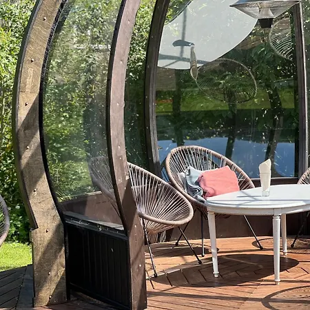 Private Family With Sauna, Hot Tub, Playground And Outside Lounge Area 别墅