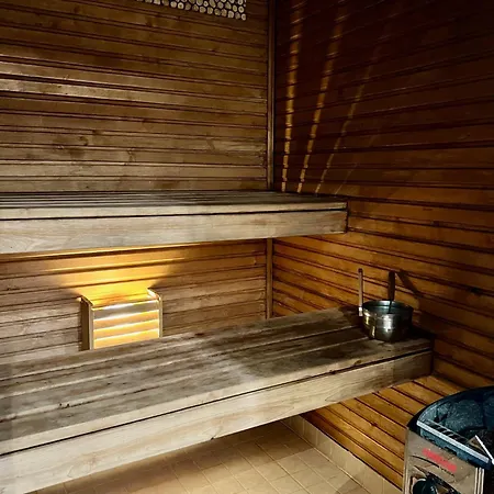 别墅 Private Family With Sauna, Hot Tub, Playground And Outside Lounge Area 派尔努