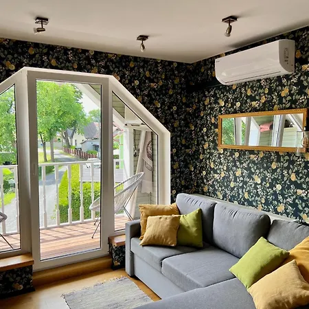 Private Family With Sauna, Hot Tub, Playground And Outside Lounge Area 别墅