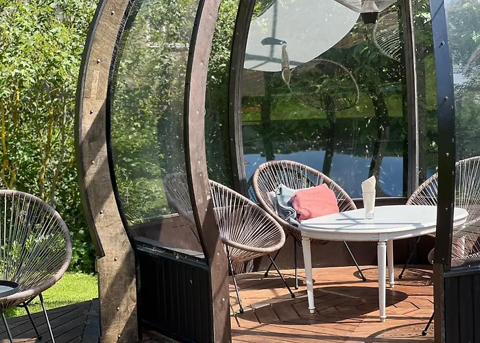 Private Family With Sauna, Hot Tub, Playground And Outside Lounge Area 别墅