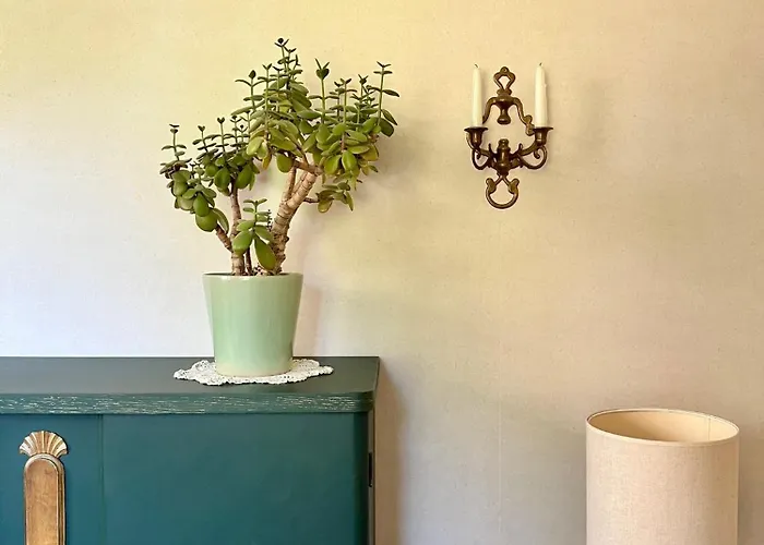 Private Family With Sauna, Hot Tub, Playground And Outside Lounge Area *