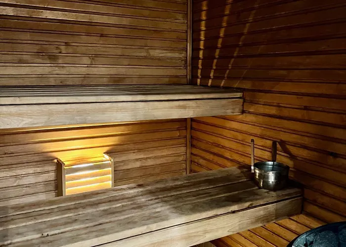 别墅 Private Family With Sauna, Hot Tub, Playground And Outside Lounge Area 派尔努