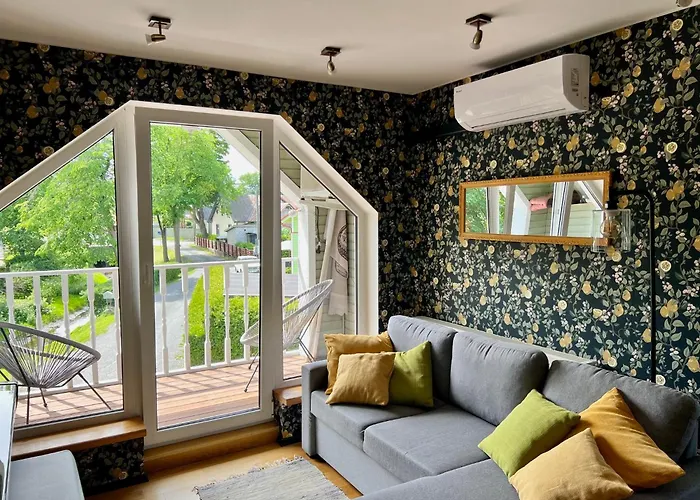 Private Family With Sauna, Hot Tub, Playground And Outside Lounge Area 别墅