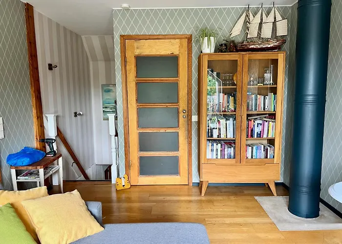 Private Family With Sauna, Hot Tub, Playground And Outside Lounge Area 别墅 *